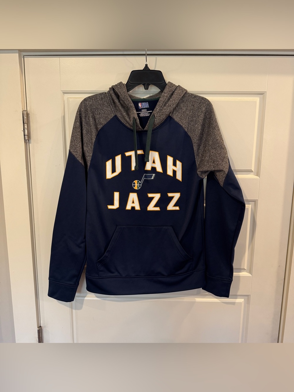 NBA Men’s Utah Jazz Hooded Sweatshirt Size Small